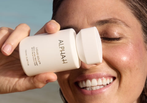 Exactly what you can (& can’t) do about the 2 types of skin aging.