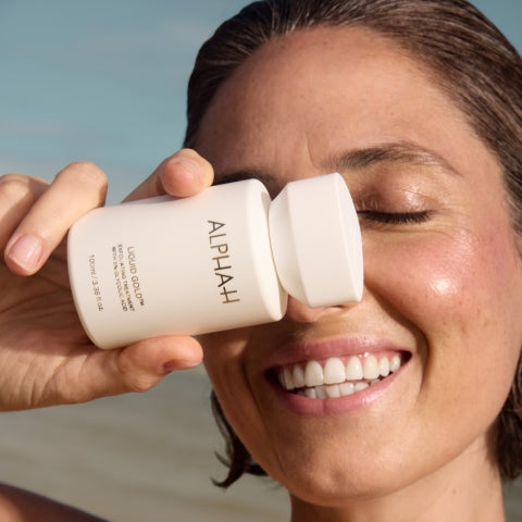 Exactly what you can (& can’t) do about the 2 types of skin aging.